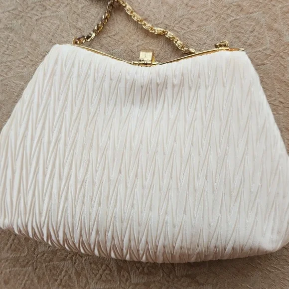 Elegant White Clutch Bag/crossbody - Picture 4 of 5